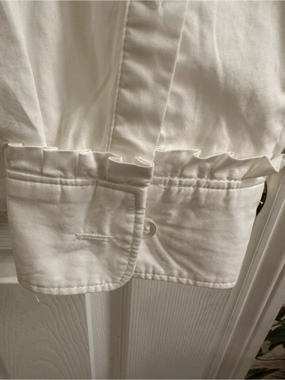 J.Crew Women's White Cotton Tuxedo Shirt with Ruffle Bib & Neckline - Size 6 - Picture 3 of 4